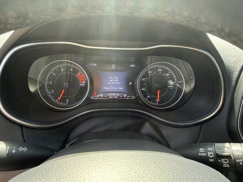 Used 2019 Jeep Cherokee Trailhawk image 29