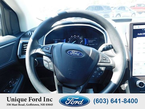Used 2021 Ford Edge SE image 16