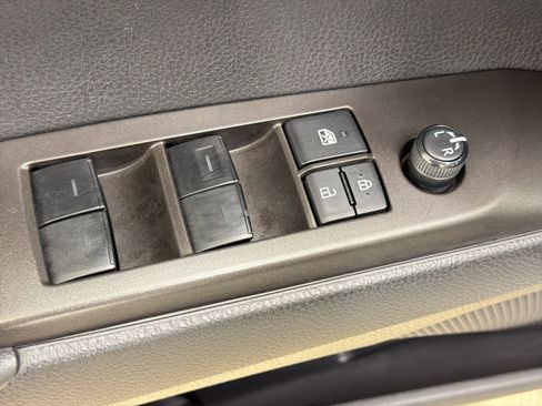 Used 2023 Toyota Camry SE FWD image 13