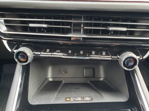 New 2026 Chevrolet Traverse RS w/ LPO, Floor Liner Package image 24