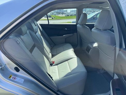 Used 2013 Toyota Camry XLE w/ Leather Pkg image 13