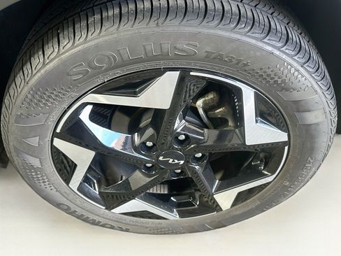 Used 2025 Kia Seltos S FWD image 11