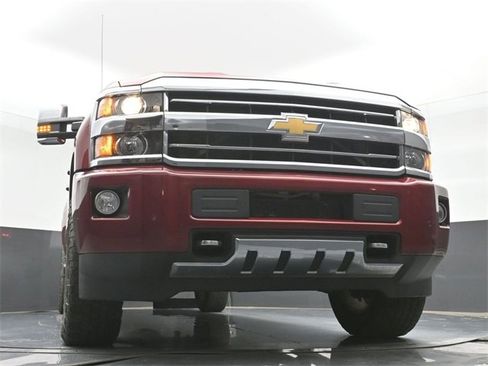 Used 2018 Chevrolet Silverado 2500 High Country w/ Duramax Plus Package image 42