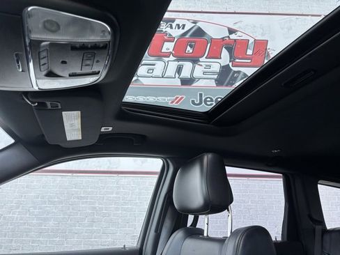 Used 2019 Jeep Grand Cherokee Limited image 23