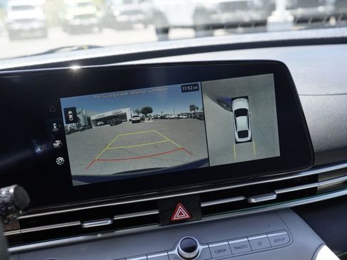 Used 2024 Hyundai Elantra Limited FWD image 15