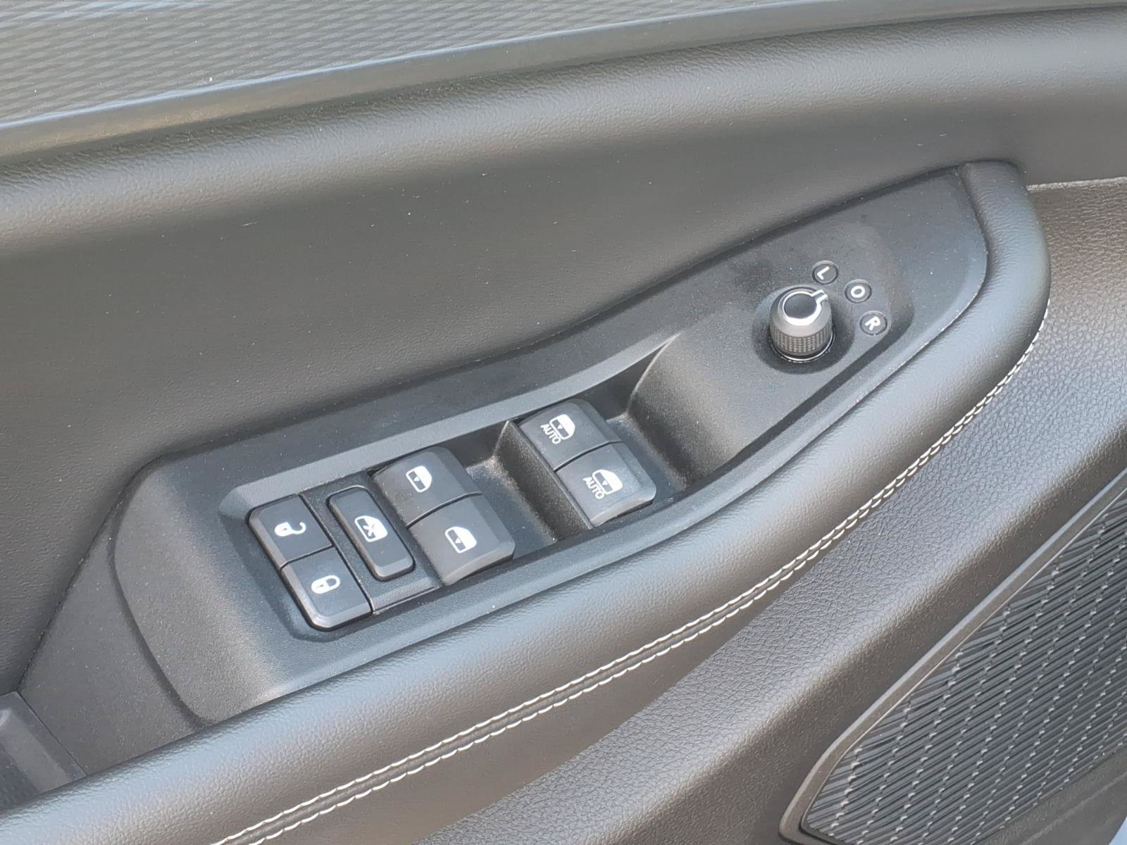 Used 2023 Jeep Grand Cherokee Altitude AWD/4WD image 15