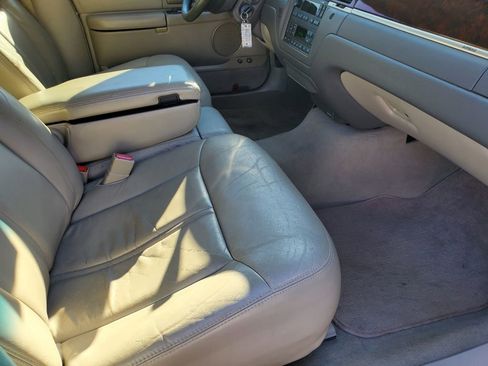 Used 2006 Lincoln Town Car Signature Limited image 39