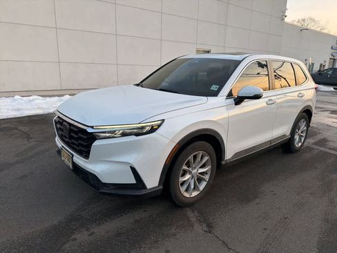Used 2023 Honda CR-V EX image 2