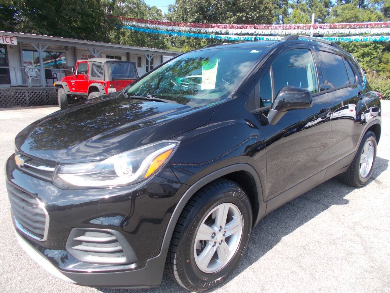 Used 2021 Chevrolet Trax LT w/ Driver Confidence Package FWD image 1