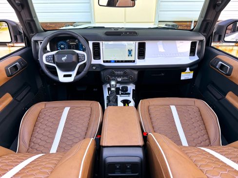 Used 2026 Ford Bronco Outer Banks AWD/4WD image 26