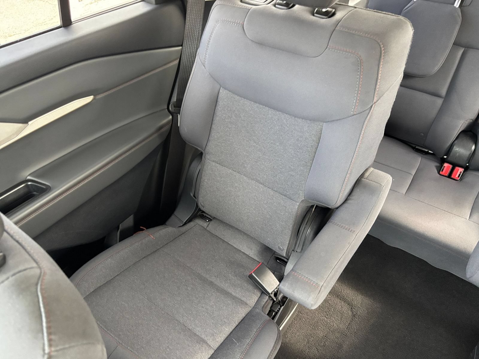 Used 2026 Ford Explorer Active RWD image 40