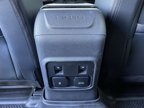 Used 2024 Ford Bronco Outer Banks AWD/4WD image 25