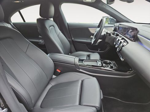 Used 2025 Mercedes-Benz CLA 250 4MATIC image 15