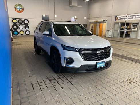 Certified 2022 Chevrolet Traverse RS w/ LPO, Floor Liner Package image 17