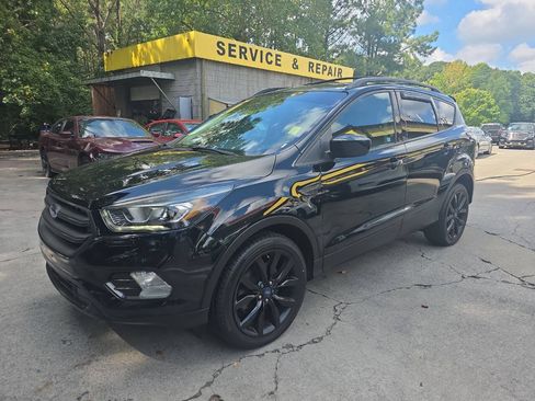 Used 2018 Ford Escape SE w/ SE Sport Appearance Package AWD/4WD image 2