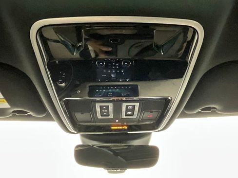 Used 2020 Land Rover Range Rover Velar R-Dynamic S AWD/4WD image 13