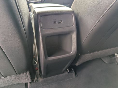 Used 2025 Chevrolet Trax LT image 28