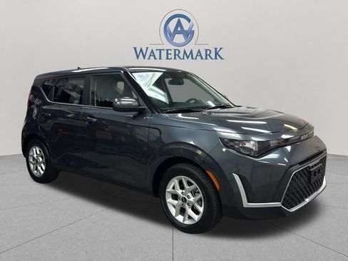 Used 2025 Kia Soul LX w/ LX Technology Package FWD image 8