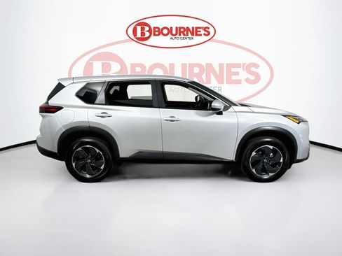 Used 2025 Nissan Rogue SV AWD/4WD image 10