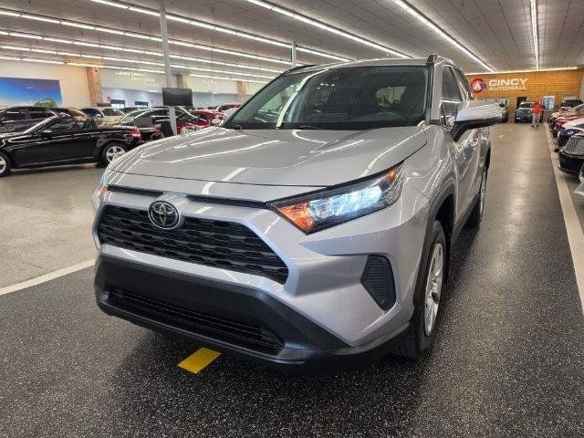 Used 2019 Toyota RAV4 LE w/ Carpet Mat Package FWD image 2