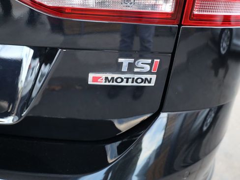 Used 2017 Volkswagen Golf S image 6