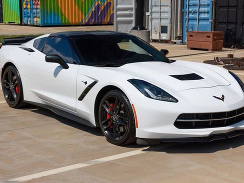 Used 2015 Chevrolet Corvette Stingray Coupe w/ 2LT Preferred Equipment Group RWD image 18