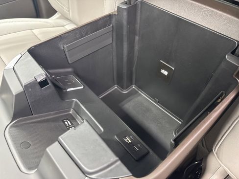 New 2026 GMC Sierra 2500 SLT w/ SLT Premium Package image 19