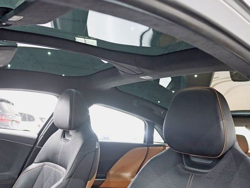 Used 2022 Lucid Air Grand Touring image 36