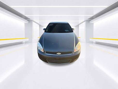Used 2011 Chevrolet Impala LT FWD image 1
