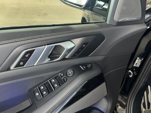 Used 2024 BMW X5 sDrive40i w/ M Sport Package RWD image 18