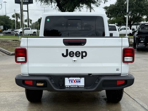 New 2026 Jeep Gladiator Sport AWD/4WD image 6