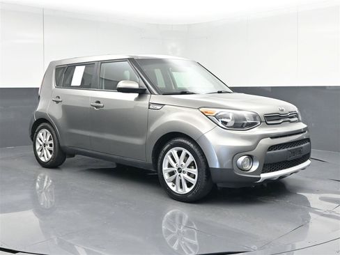 Used 2019 Kia Soul + FWD image 3