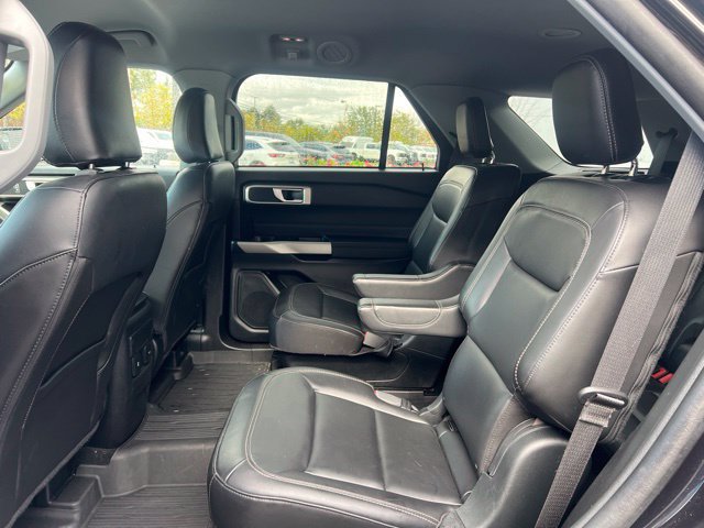 Used 2023 Ford Explorer XLT w/ Equipment Group 202A AWD/4WD image 18