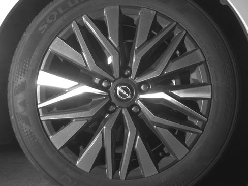 Used 2025 Nissan Altima 2.5 SV FWD image 13
