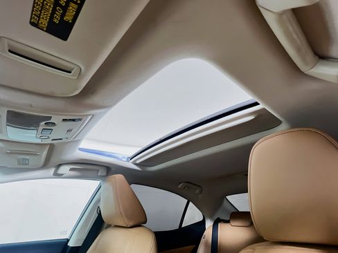 Used 2018 Lexus IS 300 AWD w/ Comfort Package image 14