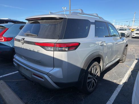 Used 2023 Nissan Pathfinder Platinum w/ Cargo Package image 6