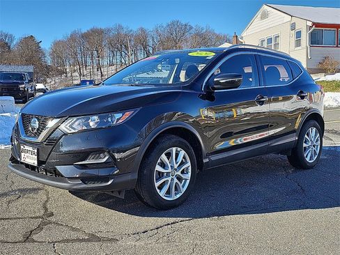 Used 2020 Nissan Rogue Sport SV image 3