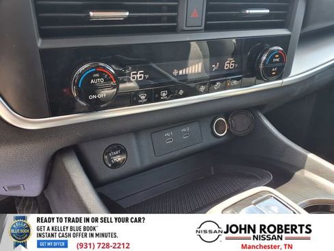 Used 2025 Nissan Rogue SV AWD/4WD image 30