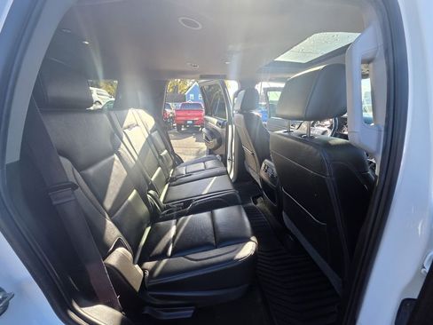 Used 2017 GMC Yukon SLT w/ Premium Edition image 16