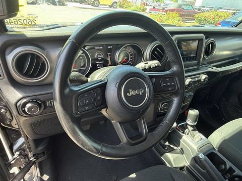 Used 2022 Jeep Wrangler Unlimited Sport AWD/4WD image 31