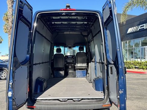 Used 2025 Mercedes-Benz Sprinter 2500 image 26