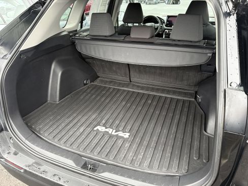 Certified 2025 Toyota RAV4 XLE AWD/4WD image 8
