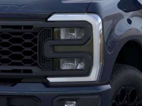 New 2025 Ford F250 Lariat w/ Lariat Ultimate Package AWD/4WD image 18