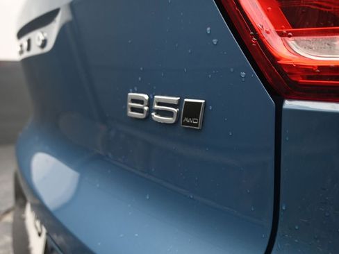 Used 2024 Volvo XC40 B5 Core image 14