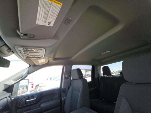 Used 2025 Chevrolet Silverado 2500 Custom w/ Custom Value Package image 7