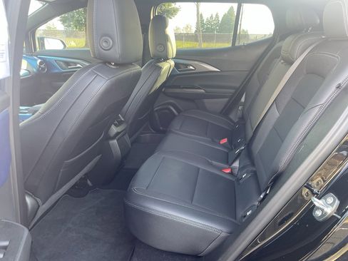 Used 2025 Chevrolet Equinox EV LT w/ Convenience Package image 32