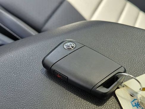 Used 2024 Volkswagen Jetta SE FWD image 33