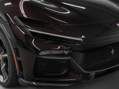 Used 2025 Ferrari Purosangue image 5