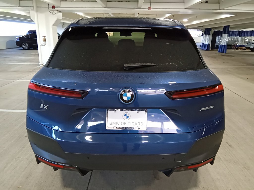 Used 2024 BMW iX xDrive50 w/ Convenience Package AWD/4WD image 6
