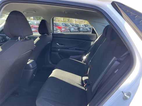 Certified 2024 Hyundai Elantra SEL image 10